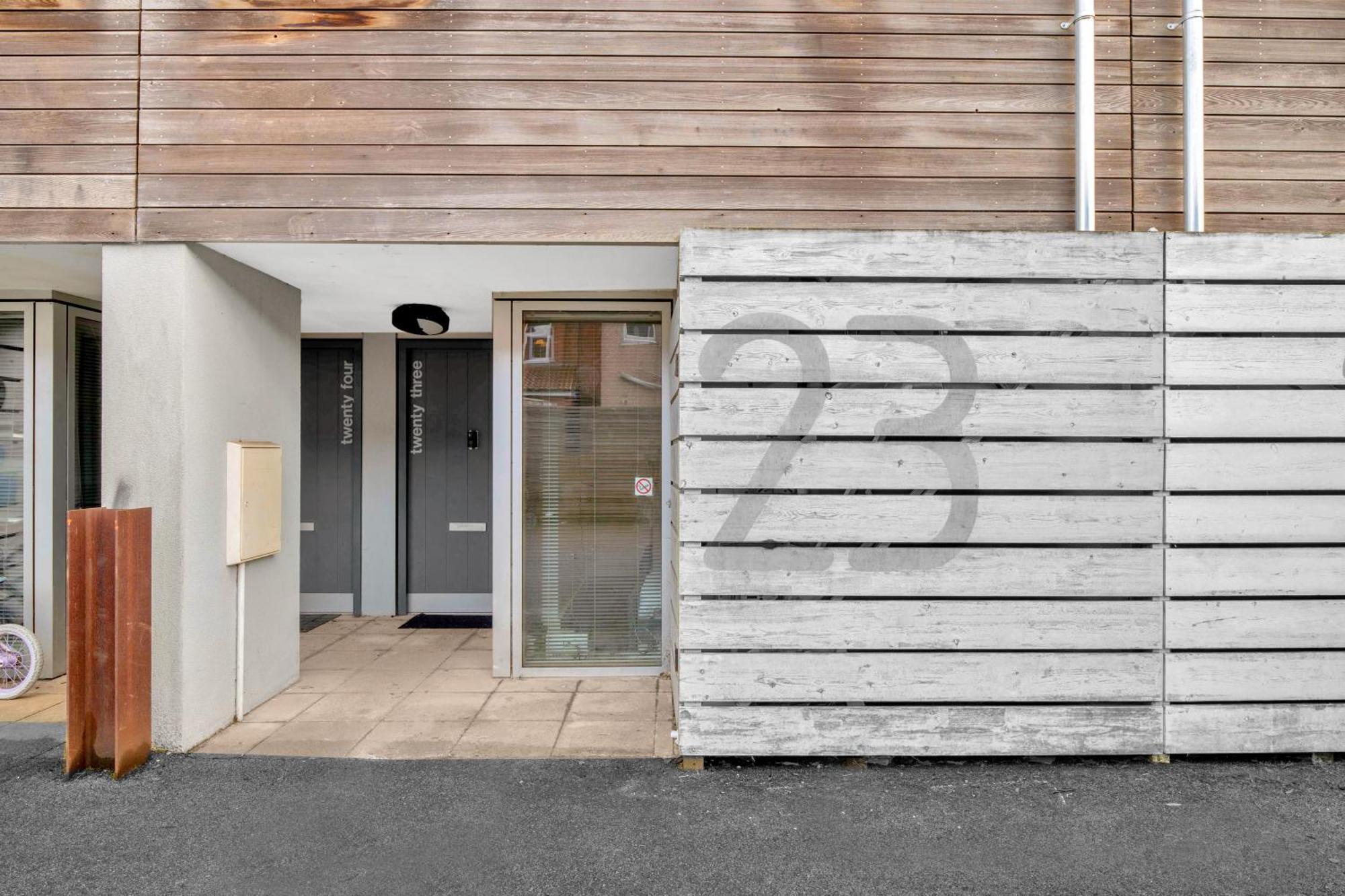 Luxury Waterfront Property With Free Parking Coventry Exterior foto