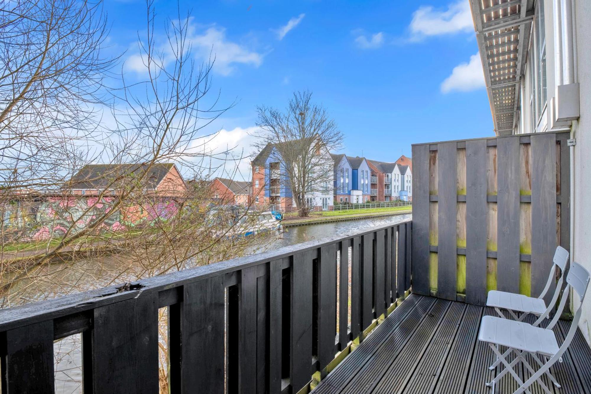 Luxury Waterfront Property With Free Parking Coventry Exterior foto