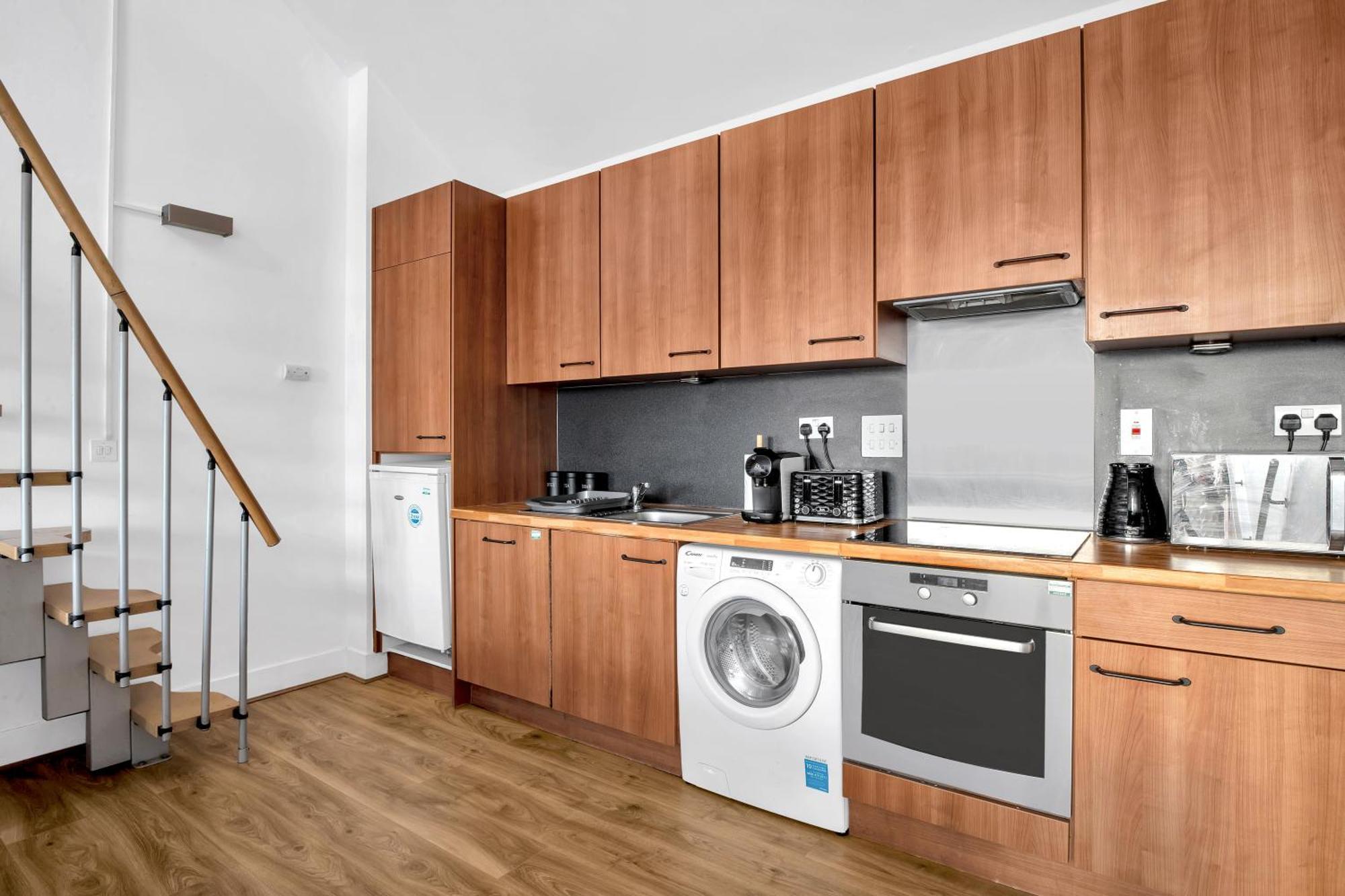 Luxury Waterfront Property With Free Parking Coventry Exterior foto